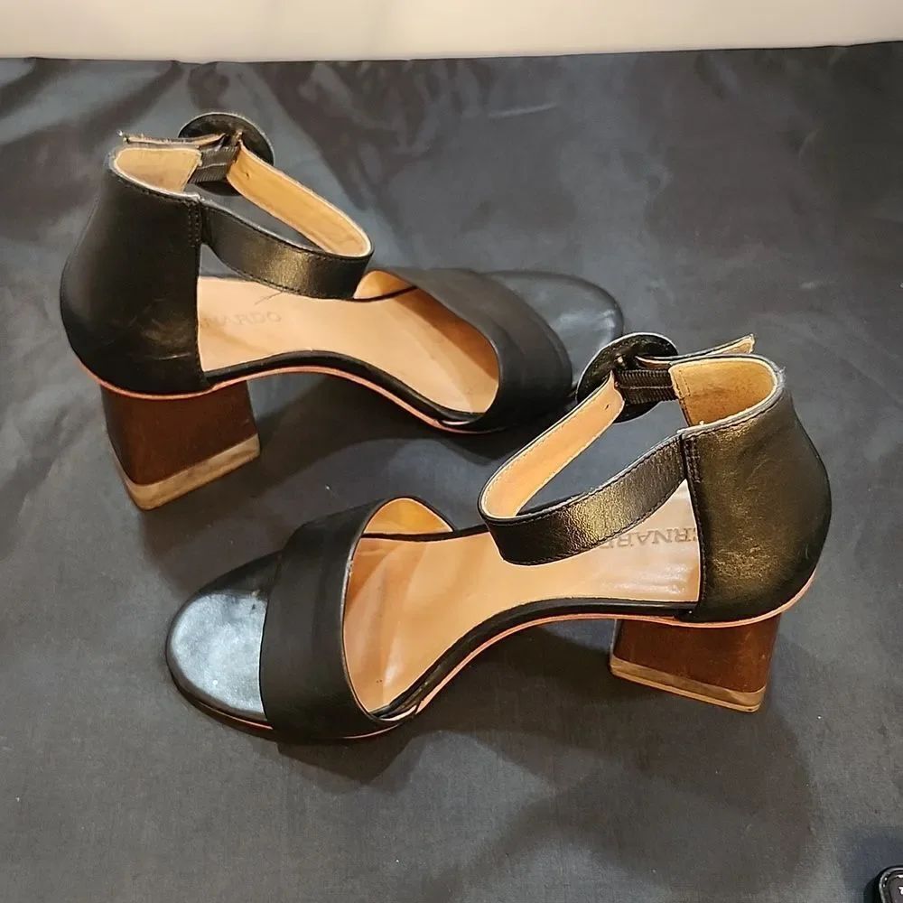 BE1RNARDO LEATHER OPEN-TOE LOW BLOCK-HEEL SANDAL G1 - Picture 10 of 16